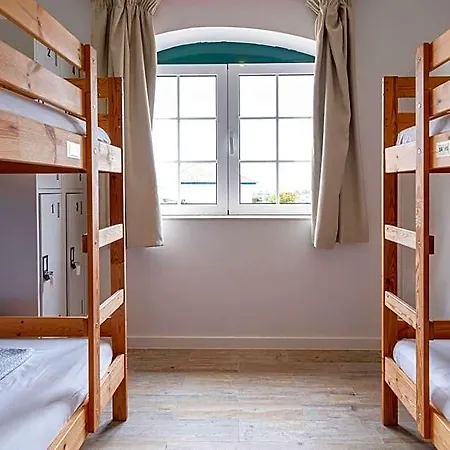Sunshine - From 18 To 40 Years Only - Youth Hostel *
